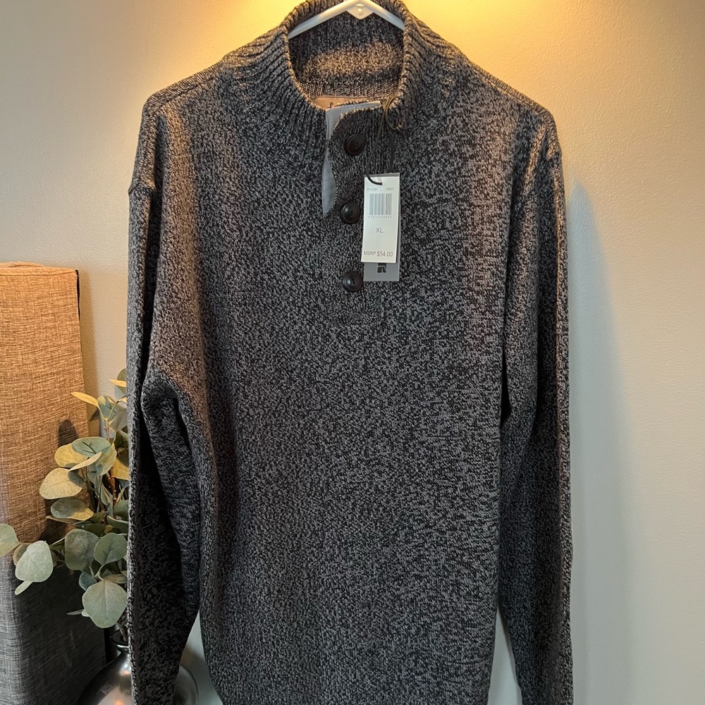 NWT- Men’s sweater